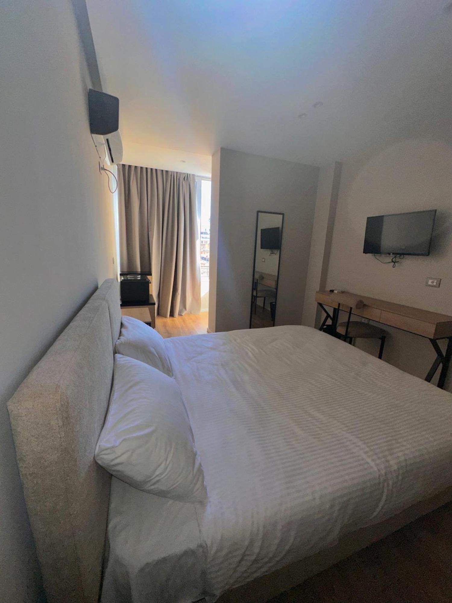 Amazon 8 Guesthouse Tirana Exteriér fotografie