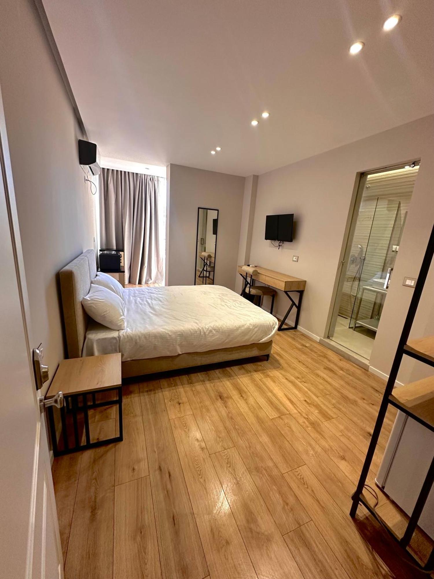 Amazon 8 Guesthouse Tirana Exteriér fotografie